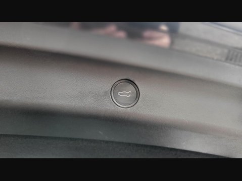 Tesla Model Y LONG RANGE AWD 20