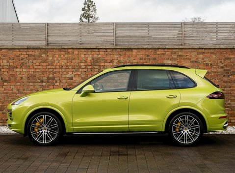 Porsche Cayenne Turbo S 2