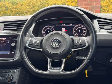 Volkswagen Tiguan 2.0 Tiguan R-Line TDI BlueMotion Technology 4Motion Semi-Auto 4WD 5dr 24