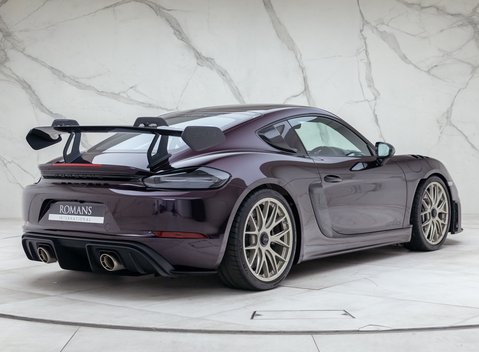 Porsche Cayman GT4 RS (718) 7