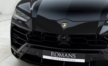 Lamborghini Urus 24