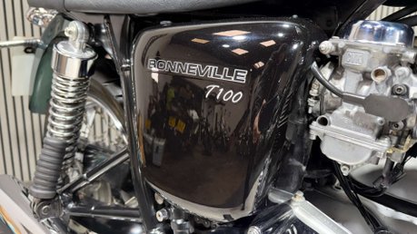 Triumph Bonneville 2004 ONLY 10K STUNNING MODERN CLASSIC NEW MOT 790CC 35
