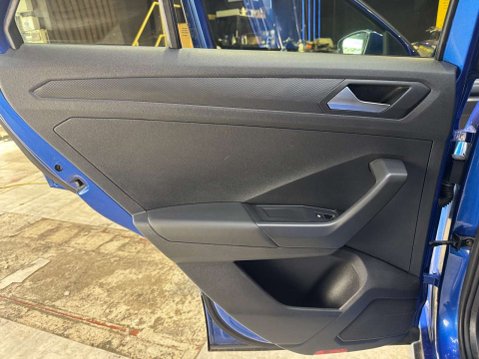 Volkswagen T-Roc 1.5 T-Roc R-Line TSi Evo Semi-Auto 5dr 65