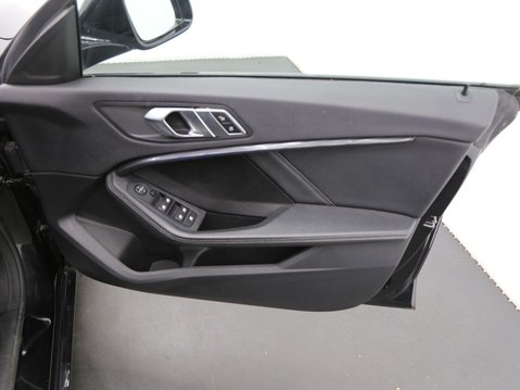 BMW 2 Series 2.0 220d Sport Auto Euro 6 (s/s) 4dr 18