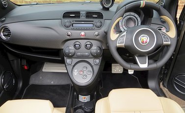 Abarth 695 Edizione Maserati 15