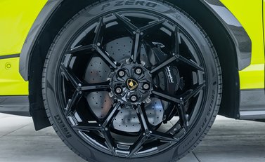 Lamborghini Urus PERFORMANTE 13