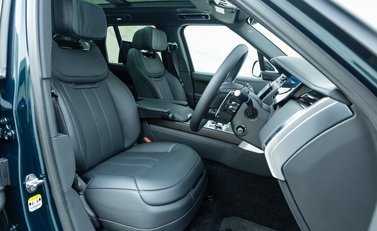 Land Rover Range Rover P530 SV 13