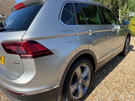Volkswagen Tiguan 2.0 TDI SEL DSG 4Motion Euro 6 (s/s) 5dr 10