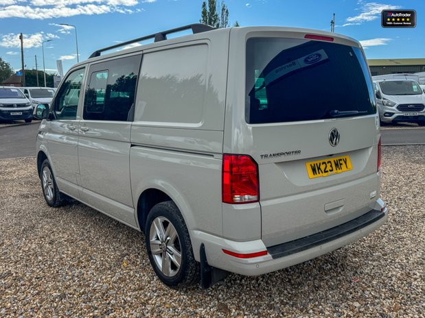 Volkswagen Transporter Crew Cab SWB L1H1 T32 Tdi Kombi Highline Air SELECT 10