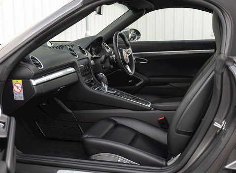 Porsche 718 Boxster S 15