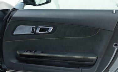 Mercedes-Benz AMG GT R PREMIUM 18