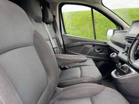 Renault Trafic 2.0 Trafic SL28 Sport Blue dCi 7