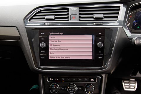 Volkswagen Tiguan SEL TSI 4MOTION DSG 25