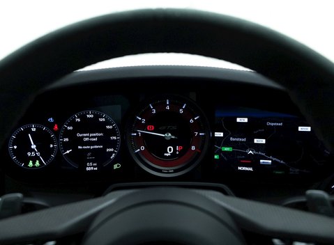 Porsche 911 (992) Carrera 4 GTS 16