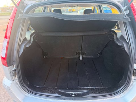 Ford Fusion 1.6 Fusion Zetec Auto 5dr 21