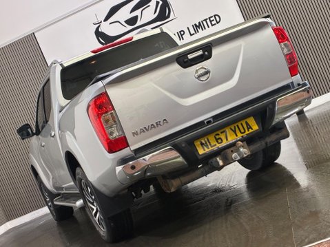 Nissan Navara 2.3 dCi Tekna 4WD Euro 6 (s/s) 4dr 17