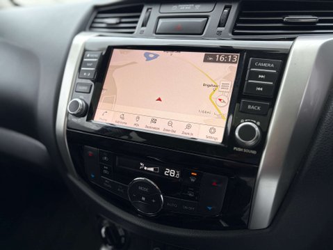 Nissan Navara 2.3 Navara Tekna dCi 4WD 5dr 48