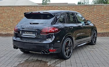 Porsche Cayenne GTS 18