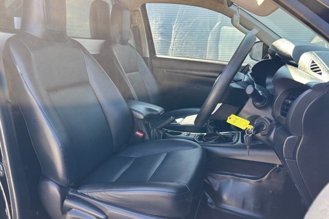 Toyota Hilux Active 4WD D-4D Single Cab Pickup - Gullwing Canopy 5