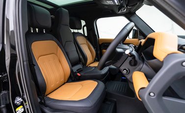 Land Rover Defender 110 X P400 10