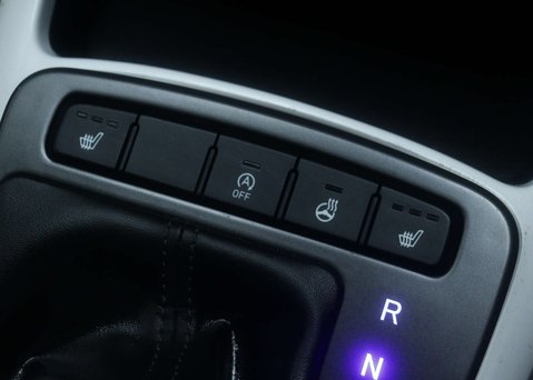 Hyundai i10 1.2 i10 Premium MPI Auto 5dr 27