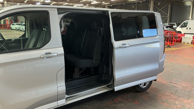 Ford Transit Custom Crew Cab LWB L2H1 Low Roof Limited 320 Air Con Alloys EURO 6 8