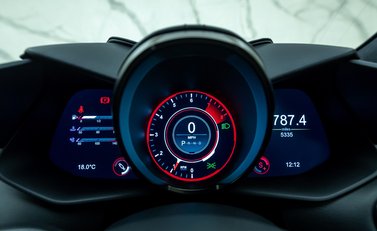 Aston Martin DBS Superleggera 18