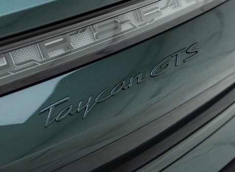 Porsche Taycan GTS Sport Turismo 29