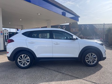 Hyundai TUCSON CRDI SE NAV BLUE DRIVE 3