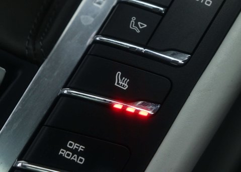 Porsche Macan 3.0 Macan S Semi-Auto 4WD 5dr 37