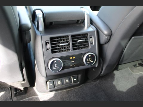 Land Rover Discovery R-DYNAMIC HSE MHEV 27