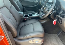 Porsche Macan PDK 27