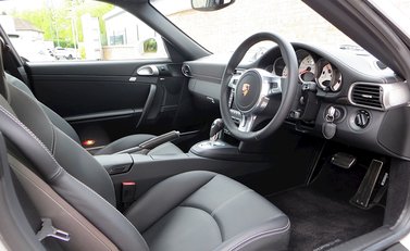 Porsche 911 (997) Turbo S 8