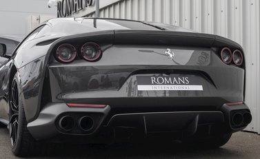 Ferrari 812 Superfast 31