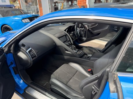 Jaguar F-Type 3.0 V6 R-DYNAMIC 380 33