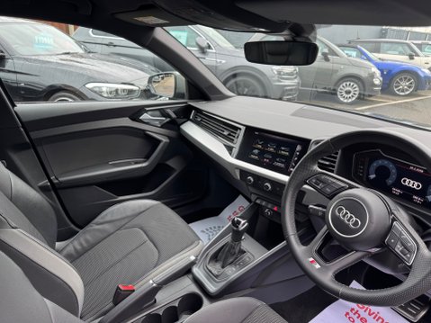 Audi A1 S LINE 35 TFSI S-A 25