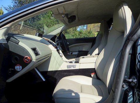 Aston Martin Rapide 17