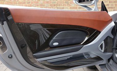 Porsche Carrera GT 24