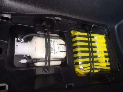 Toyota Voxy ESQUIRE VOXY HYBRID 1.8 PETROL 7 SEATER FRESH IMPORT 16