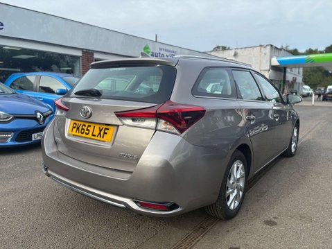 Toyota Auris 1.6 D-4D Business Edition Touring Sports 5dr Diesel Manual Euro 6 (s/s) (11 6