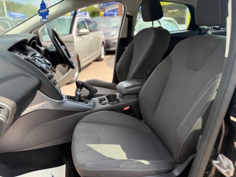 Ford Focus 1.6 Zetec Euro 5 5dr 17