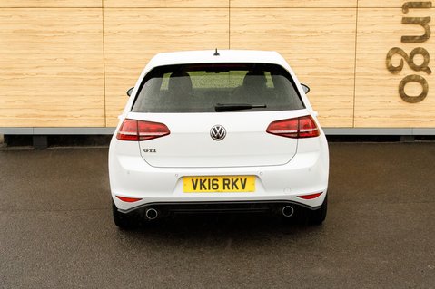 Volkswagen Golf GTI DSG 6