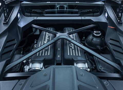 Lamborghini Huracan LP640-4 EVO 37