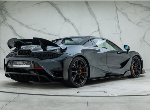 McLaren 765LT Spider 9