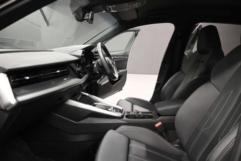 Audi A3 1.5 A3 Sportback 35 TFSI MHEV S Line Semi-Auto 5dr 39