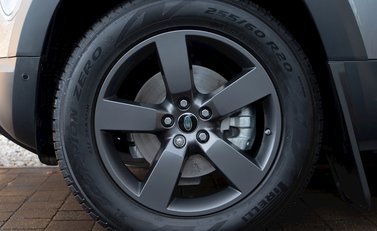 Land Rover Defender 110 HSE D240 10