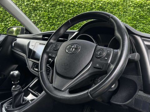 Toyota Auris 1.2 VVT-i Business Edition Hatchback 5dr Petrol Manual Euro 6 (s/s) (116 ps 10