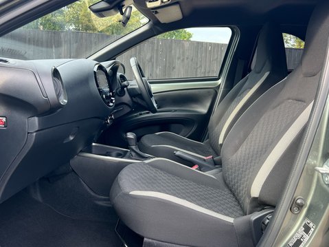 Toyota Aygo X VVT-I EDGE 3