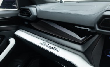 Lamborghini Urus SE 25