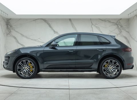 Porsche Macan TURBO 5
